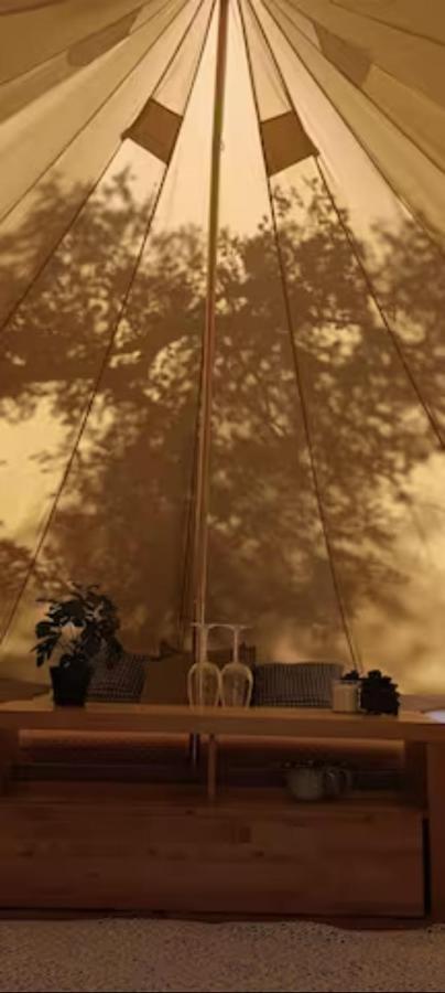 Evasion En Pleine Nature, Tipi Insolite Et Jacuzzi Au Pont Du Gard ! Vers Pont du Gard Exterior foto