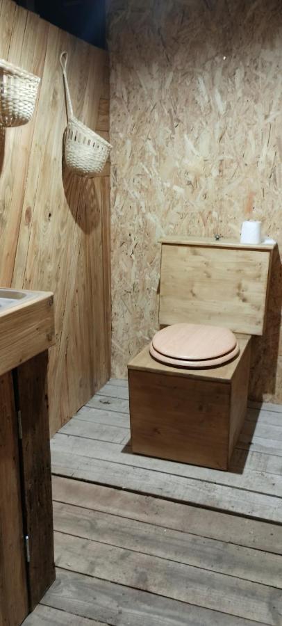 Evasion En Pleine Nature, Tipi Insolite Et Jacuzzi Au Pont Du Gard ! Vers Pont du Gard Exterior foto
